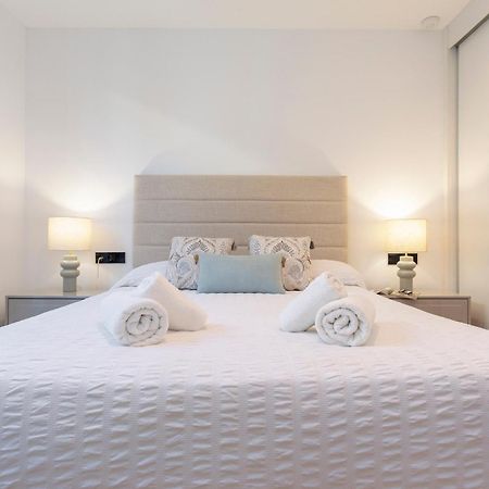 Malagueta Beach Front Luxury Apartment By Rent Me Málaga Exteriör bild