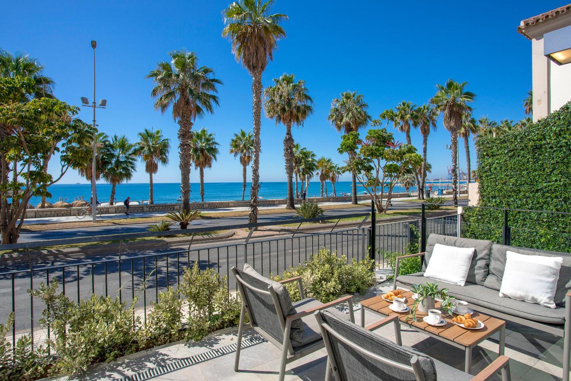 Malagueta Beach Front Luxury Apartment By Rent Me Málaga Exteriör bild