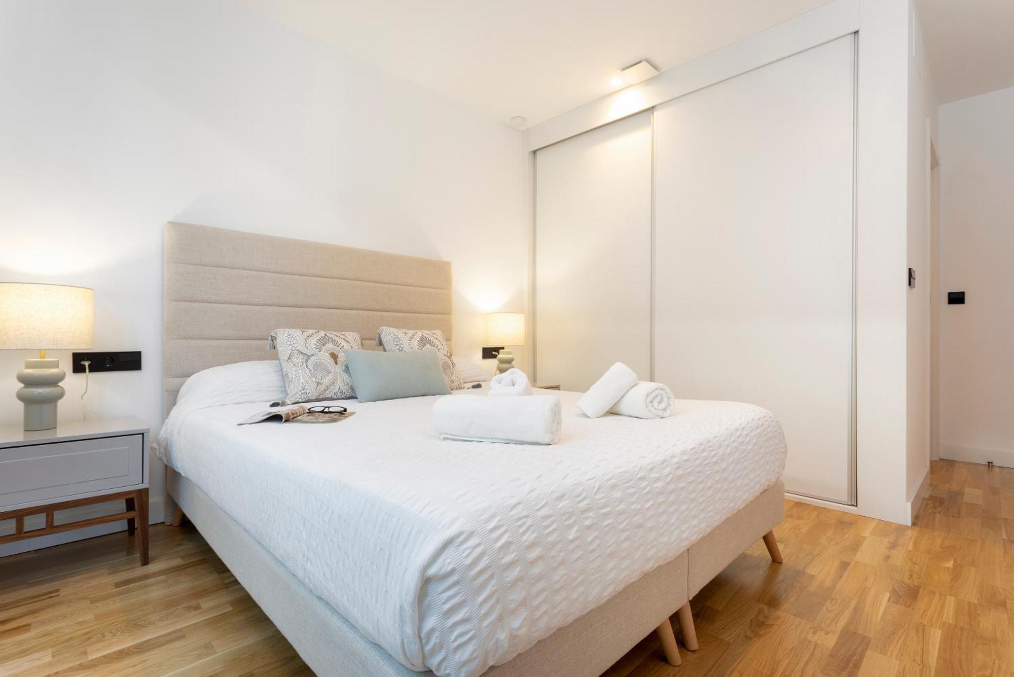 Malagueta Beach Front Luxury Apartment By Rent Me Málaga Exteriör bild